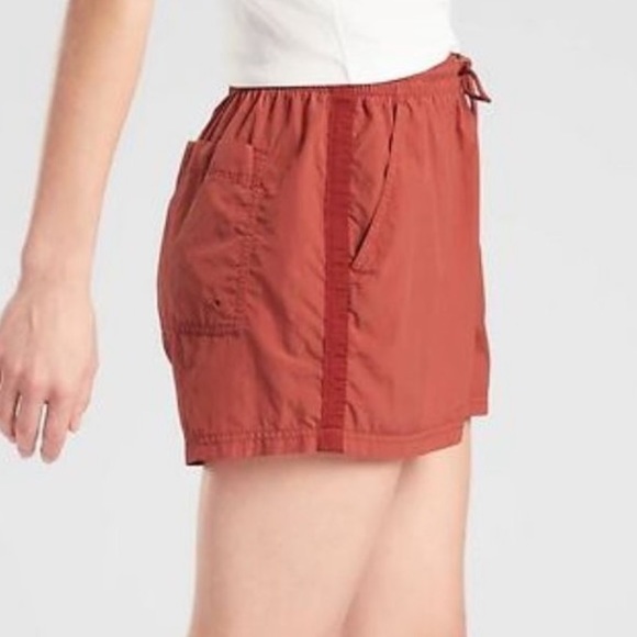 Athleta Expedition Short in Etruscan Red - Picture 2 of 7